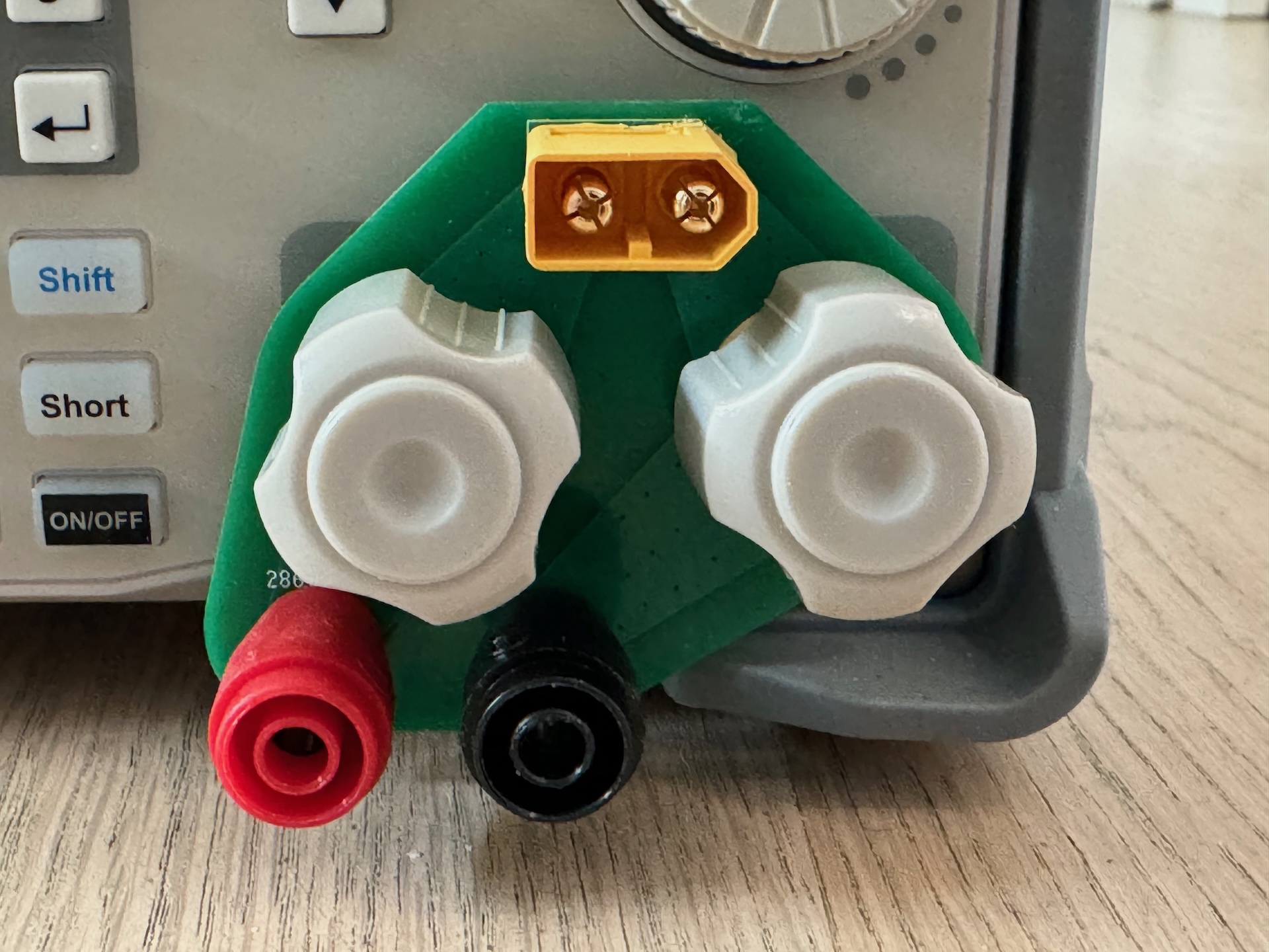 closeup adapter mounted on Siglent